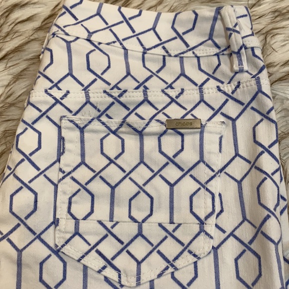 Chico’s The So Slimming Girlfriend Crop Jeans Blue Geometric Print Size 00 - Picture 7 of 11